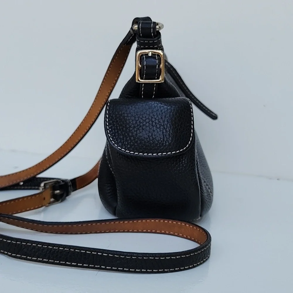 Dooney & Bourke Vintage Leather Bag  Crossbody Size Small‎